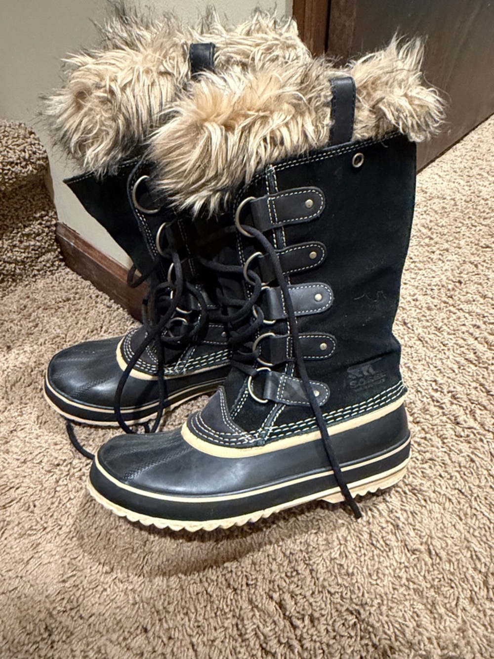 Sorel Black Lace-Up Winter Boot with Faux Fur Trim